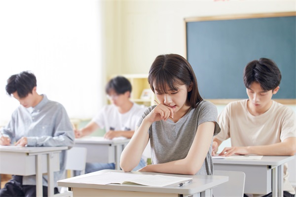 初中毕业学啥技术好 学什么比较有前途