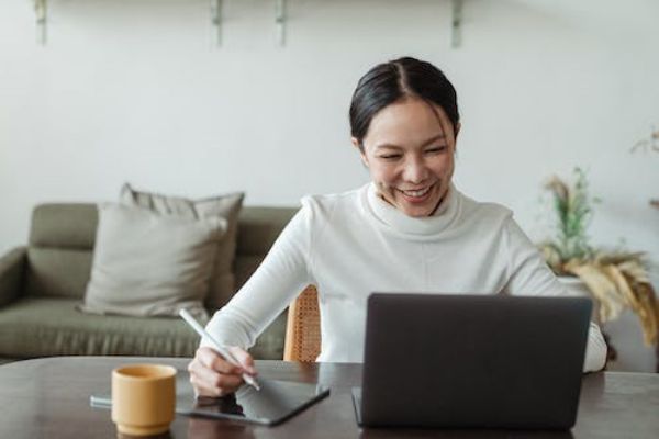 我在深圳，我想学全日班的法语…想知道那个培训班好…我读法语是想进法企的…但我学历是中专